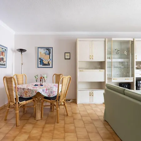 Fewo-atico-sol-romantico-2-schlafzimmer-mit-pool-parkplatz-ruhige-lage-alles-zu-fuss-erreichbar 아파트