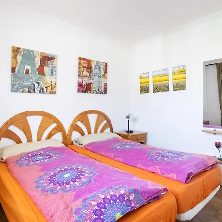 Fewo-atico-sol-romantico-2-schlafzimmer-mit-pool-parkplatz-ruhige-lage-alles-zu-fuss-erreichbar