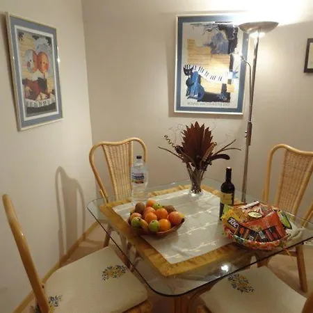Fewo-atico-sol-romantico-2-schlafzimmer-mit-pool-parkplatz-ruhige-lage-alles-zu-fuss-erreichbar 아파트 *